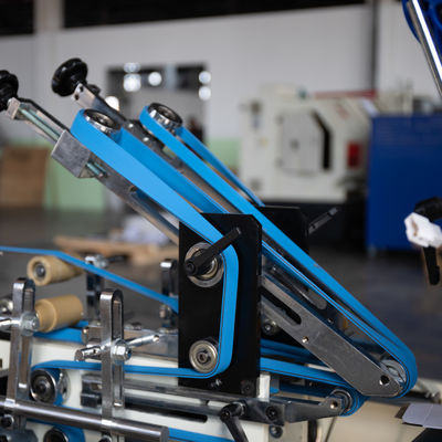 Colla a linea retta uniformemente automatica di cartone di foglio di alluminio scatola cartellone macchina di colla