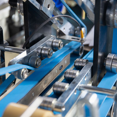 Colla a linea retta uniformemente automatica di cartone di foglio di alluminio scatola cartellone macchina di colla