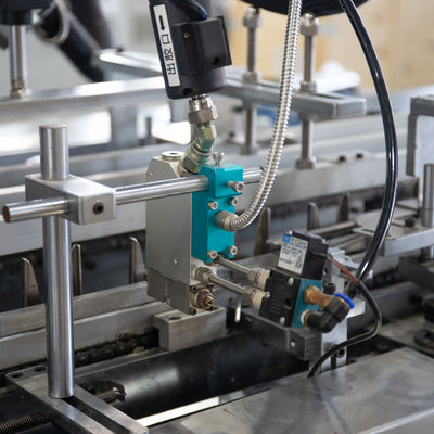 Macchina di imballaggio automatico azionata elettricamente per imballaggi in scatole di cartone in foglio di alluminio