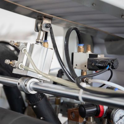 Macchina di riavvolgimento di fogli di alluminio completamente automatica con frizione magnetica a polvere 25N.m.