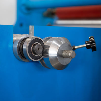 Semi-automatica 3KW 2 albero Heavy Duty Aluminium Foil Roll Silicone Paper Rewinder Machine