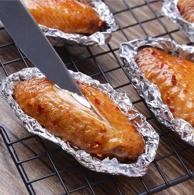 Imballaggi alimentari riciclabili per il trattamento composito in cucina