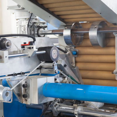 0.009-0.025 mm Spessore del materiale Macchina di riavvolgimento a taglio di foglio di alluminio azionata elettricamente