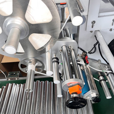 Macchina di ripiegamento automatica per la taglio di fogli di alluminio per rotoli di carta da forno e rotoli di fogli di PVC