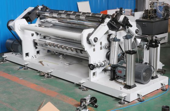Fabbrica di alimenti 3700 * 1800 * 1500mm Macchina automatica di taglio e riavvolgimento di fogli di alluminio